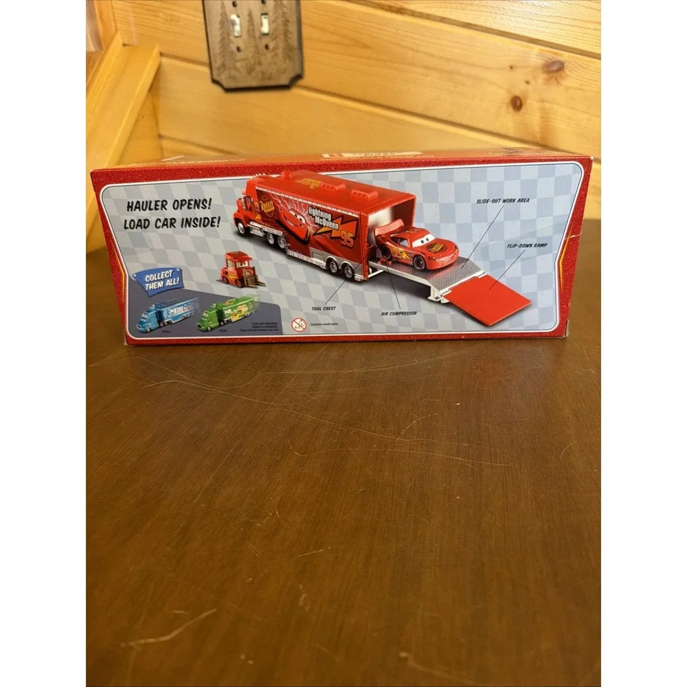 New Disney Cars RUST-EZE TEAM MACK HAULER MY NAME IS NOT CHUCK Race 'O Rama